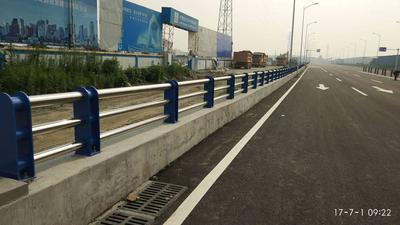 重庆道路隔离栏案例1